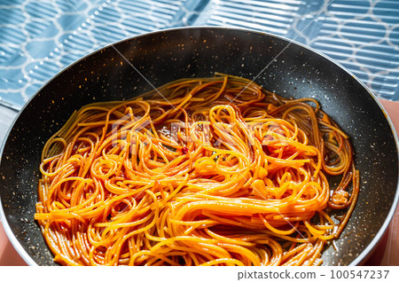 Assassin's pasta making　 100547237