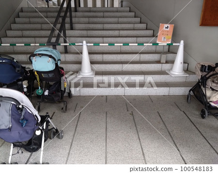 Suitengu僅在狗日設立嬰兒車停車位 Suitengu僅在狗日設立嬰兒車停車位 100548183