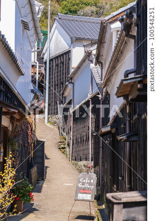 春天的足助町，中馬人偶<愛知縣豐田市> 100548251