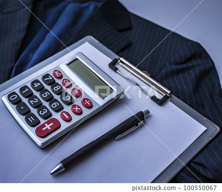 calculator, clipboard, questionnaire 100550067