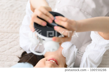 看時鐘的女人 100550286