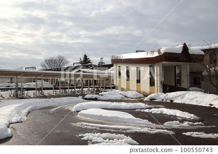 Shinetsu Main Line Miyauchi Station (West Exit Station Building) 100550743