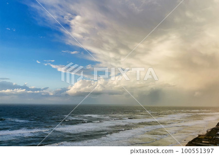 Seascape. Dramatic sunset 100551397