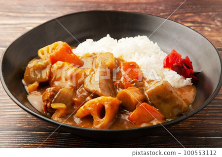 根莖類蔬菜和魔芋咖哩飯 100553112