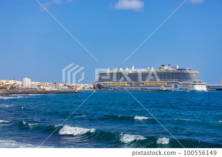 Puerto del Rosario with port on the island of Fuerteventura 100556149