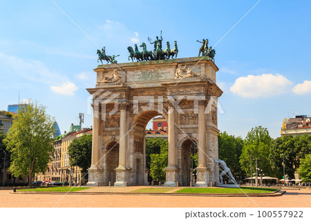 Arch of Peace in Sempione Park, Milan, Lombardy, Italy 100557922