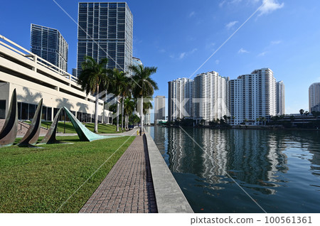 Brickell Bay Walk on clear sunny morning in Miami, Florida. 100561361