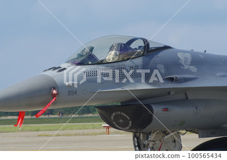 An F-16 belonging to the U.S. Air Force Misawa Air Base exhibited at the Air Self-Defense Force Air Festival 100565434