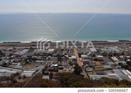山腳下的久能山東照宮街(久能街道國道150號線) 山腳下的久能山東照宮街(久能街道國道150號線) 100566667