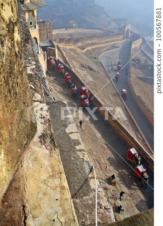 印度琥珀堡的大像出租車 印度琥珀堡的大像出租車 100567881