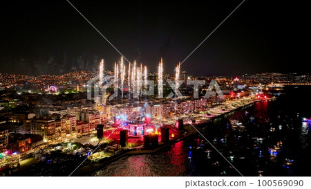 Drone image of the most crowded concert of turkey in celebration of the 100th anniversary of the liberation of izmir 100569090