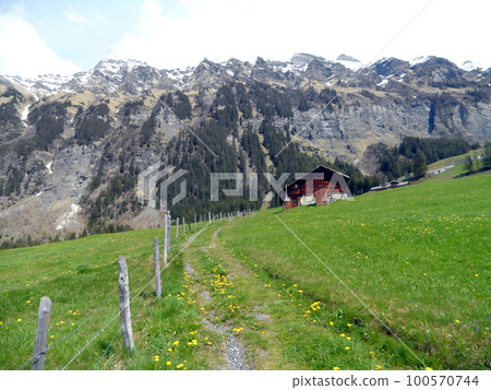 Switzerland, Gimmelwald, Alps, overseas scenery 100570744