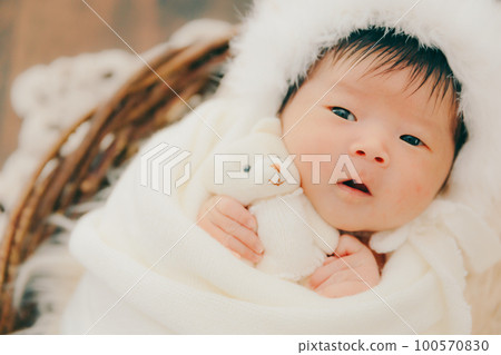 剛出生的嬰兒照片 剛出生的嬰兒照片 100570830
