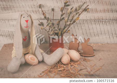 Easter decoration rabitt and flowers Easter decoration rabitt and flowers 100571516