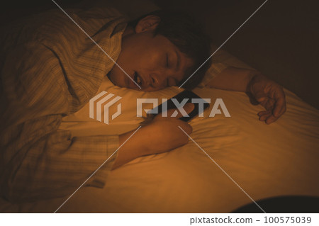 Sleeping with a man in his 40s 100575039