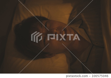 臥室和40多歲的男人 100575046