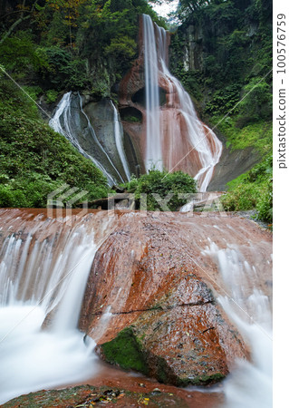 群馬縣 / 獨特的“大仙瀑布” 群馬縣 / 獨特的“大仙瀑布” 100576759
