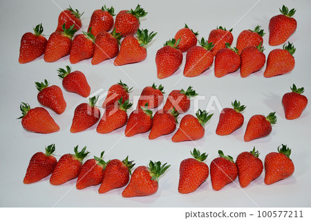 草莓背景素材 100577211