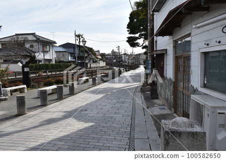 Promenade along the Uzuma River 100582650