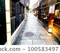 Strolling around Kyoto's Pontocho 100583497