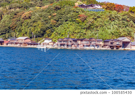 [Kyoto scenery] Funaya house in Ine 100585430