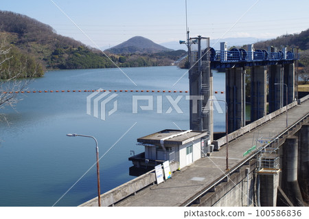 坂出市寶瓶湖府中水庫景觀 100586836