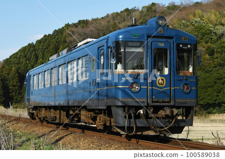Kyoto Tango Railway KTR700, heading for Amino on the Miyamai Line 100589038