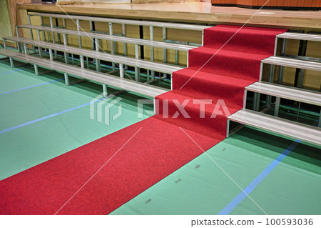 Ceremony venue red carpet 100593036