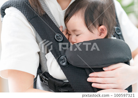 親子育兒擁抱 100597321