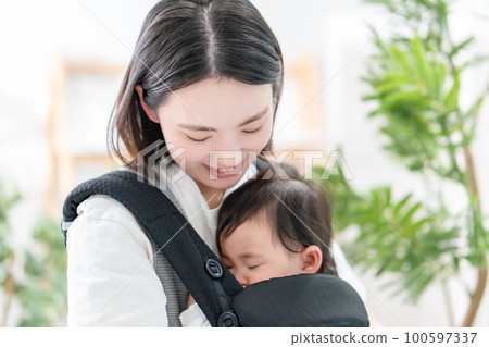Parent and child child care hug 100597337