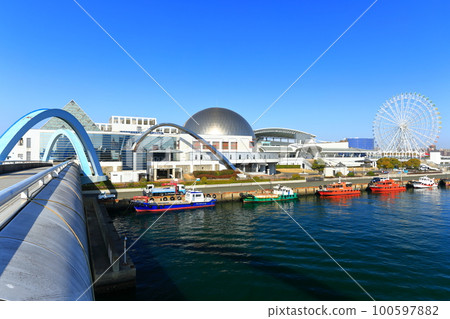 [Aichi Prefecture] Sunny Nagoya Port Aquarium (Garden Wharf Rinko Ryokuen) 100597882