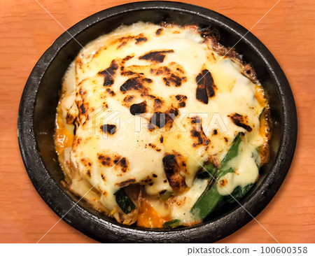Stone-grilled cheese bibimbap Stone-grilled cheese bibimbap 100600358