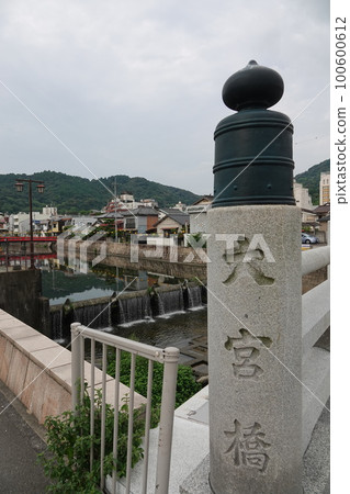 高燈籠 1860 年竣工,作為寧比羅參拜的地標,高 27 米,是日本最高的燈籠。 高燈籠 1860 年竣工,作為寧比羅參拜的地標,高 27 米,是日本最高的燈籠。 100600612