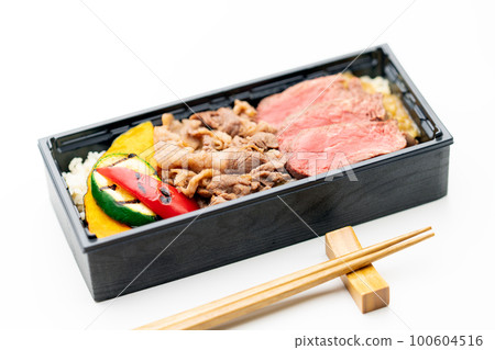 Beef fillet and Japanese black beef steak bento 100604516