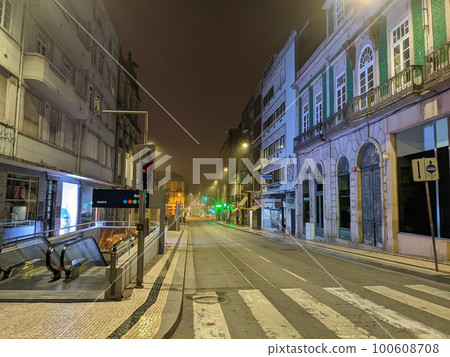 Night street fog Porto Portugal 100608708