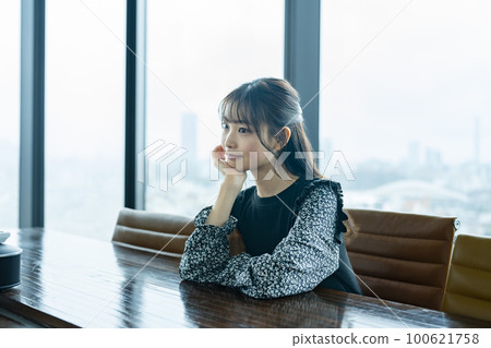 gloomy meeting in the rain 100621758