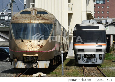 京都丹後鐵道KTR001和KTR8500列車停靠該站 京都丹後鐵道KTR001和KTR8500列車停靠該站 100622394