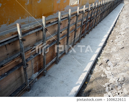 Concrete fence formwork 100622611