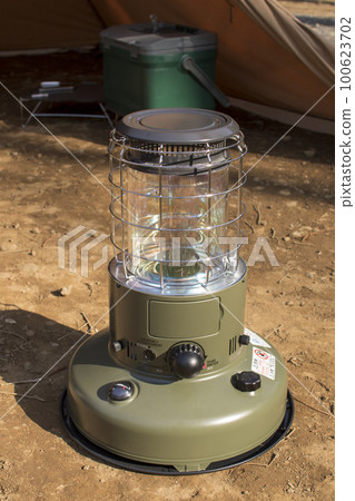 A kerosene stove that makes winter camping comfortable A kerosene stove that makes winter camping comfortable 100623702