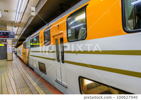 近鐵名古屋站發車的特快列車 100627940