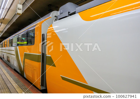 近鐵名古屋站發車的特快列車 近鐵名古屋站發車的特快列車 100627941