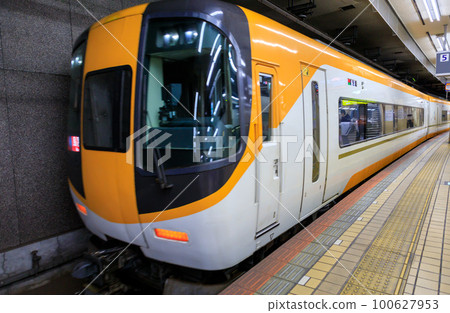 近鐵名古屋站發車的特快列車 近鐵名古屋站發車的特快列車 100627953