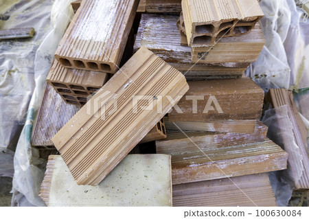 Bricks for construction 100630084