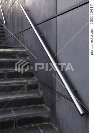 Slate exterior stairs 100630417