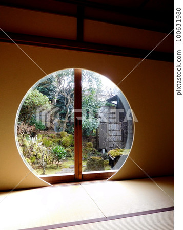 Kamakura Kenchoji Temple Dimshin-an Zazen-do Round Window Kamakura Kenchoji Temple Dimshin-an Zazen-do Round Window 100631980