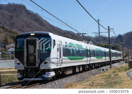 Limited Express Kusatsu Shima E257 series running on the Agatsuma Line 100633076