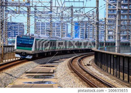 Attractive curves and passing Shinkansen and conventional trains Attractive curves and passing Shinkansen and conventional trains 100635655
