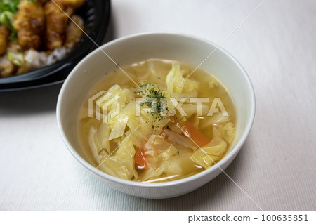 Chicken tendon bento and vegetable soup 100635851