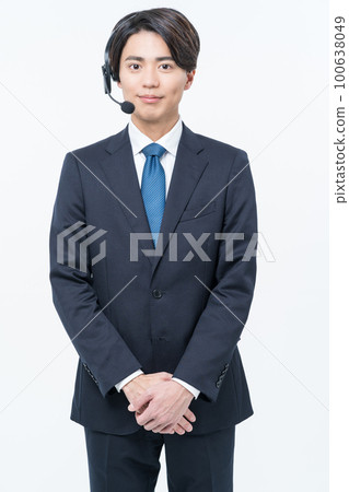 Young male operator 100638049