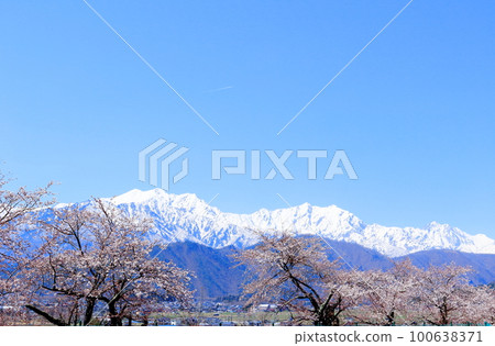 Snowy Northern Alps Shinano Omachi in April Beautiful Northern Alps Spring Northern Alps Snowy Northern Alps Shinano Omachi in April Beautiful Northern Alps Spring Northern Alps 100638371